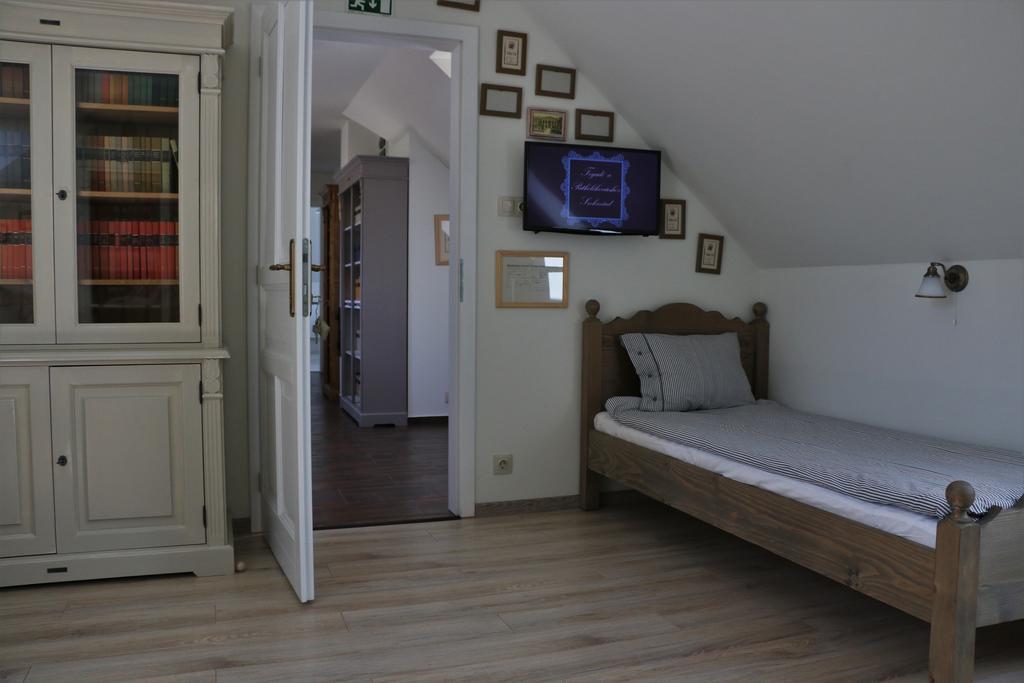 Bed and Breakfast Fogado A Patkolokovacshoz Vendeghaz Szekszárd Exterior foto